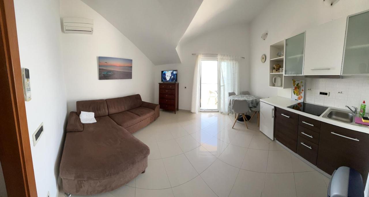 Apartments Pisacic บาร์บินเย ภายนอก รูปภาพ