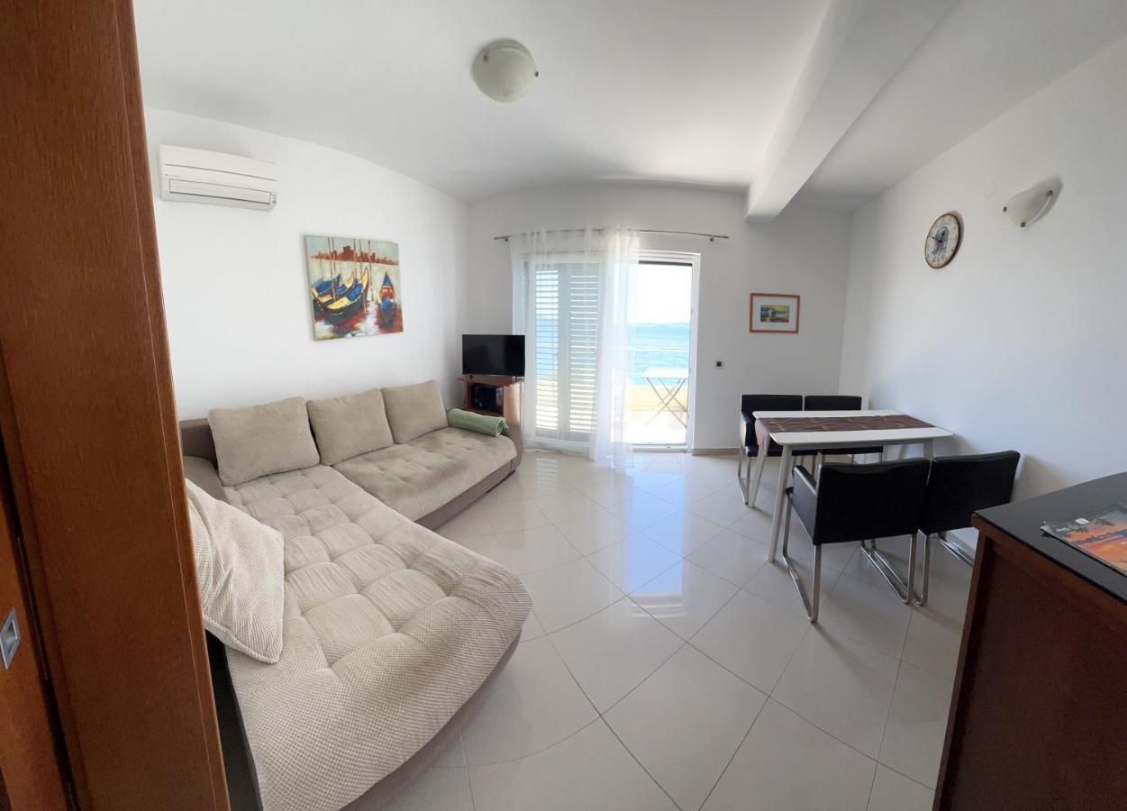 Apartments Pisacic บาร์บินเย ภายนอก รูปภาพ